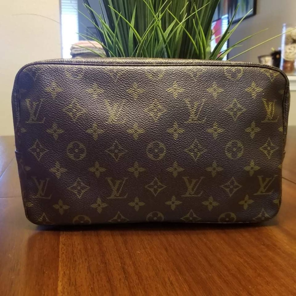 Louis Vuitton Trousse 28